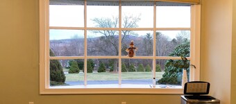 Easy access! 1br, 5 min walk to T train, easy access to Highway