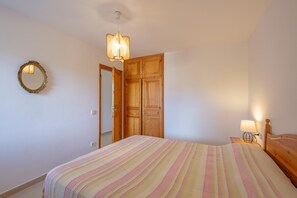 2 Schlafzimmer, BĂŒgeleisen/BĂŒgelbrett