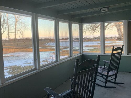 Waterfront cottage near Oconto