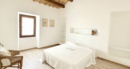 S231 - Sirolo, delightful apartment in the center