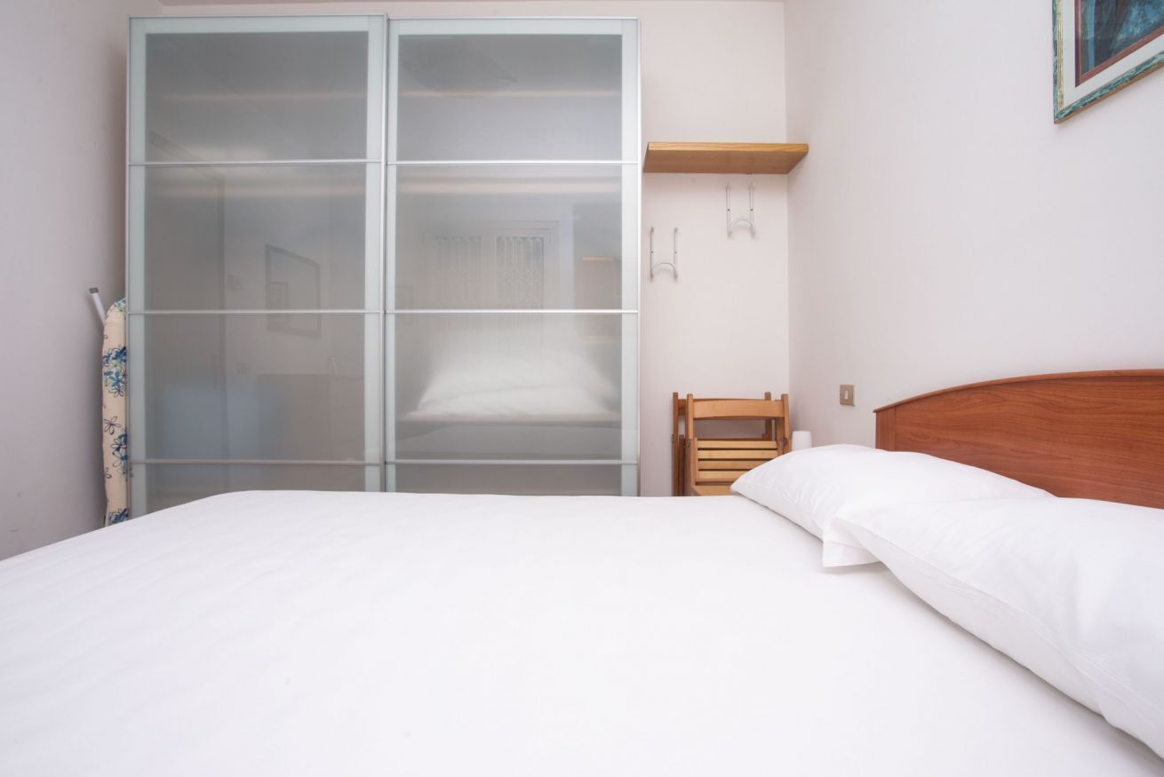 1 habitación y ropa de cama 