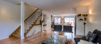 Bell Centre Area Downtown Home, AC, Fast Wi-Fi, Walk Everywhere