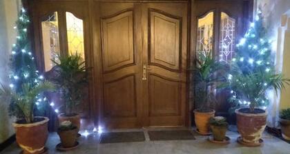 Family Gulberg Guest House