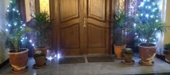 Family Gulberg Guest House