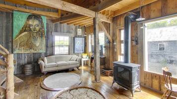 Family Cottage (Stockdale Mill) | Living area | 36-inch flat-screen TV with digital channels, Smart TV, fireplace