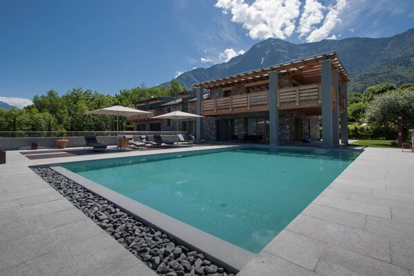 Outdoor pool, a heated pool