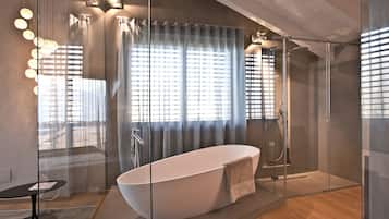 Vasca, asciugacapelli, bidet, asciugamani