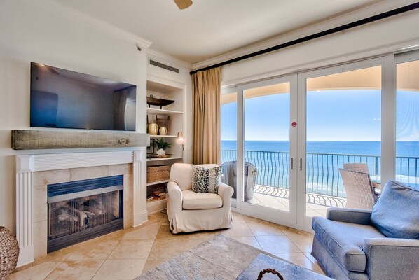 Smart TV, fireplace, DVD player, stereo - Beach Front Unit A402 | Family Friendly | Private Beach (Santa Rosa Beach)