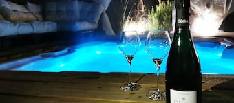 KÄBANE 85, Lodge with waterfront spa