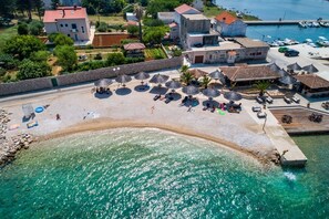 Beach - Luxury Villa with swimming pool (Ugljan)
