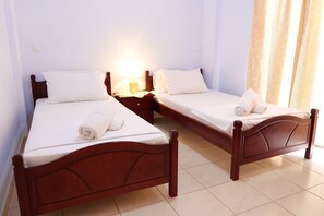 Apartment | 2 bedrooms, iron/ironing board, free WiFi, bed sheets