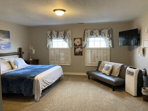 3 bedrooms, iron/ironing board, travel cot, free WiFi