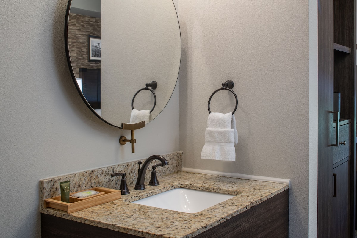 hair dryer, towels, soap, shampoo