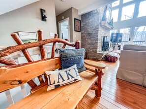 Smart TV, fireplace, DVD player, foosball - Large Lakefront Home! Private dock + hot tub! (McHenry)