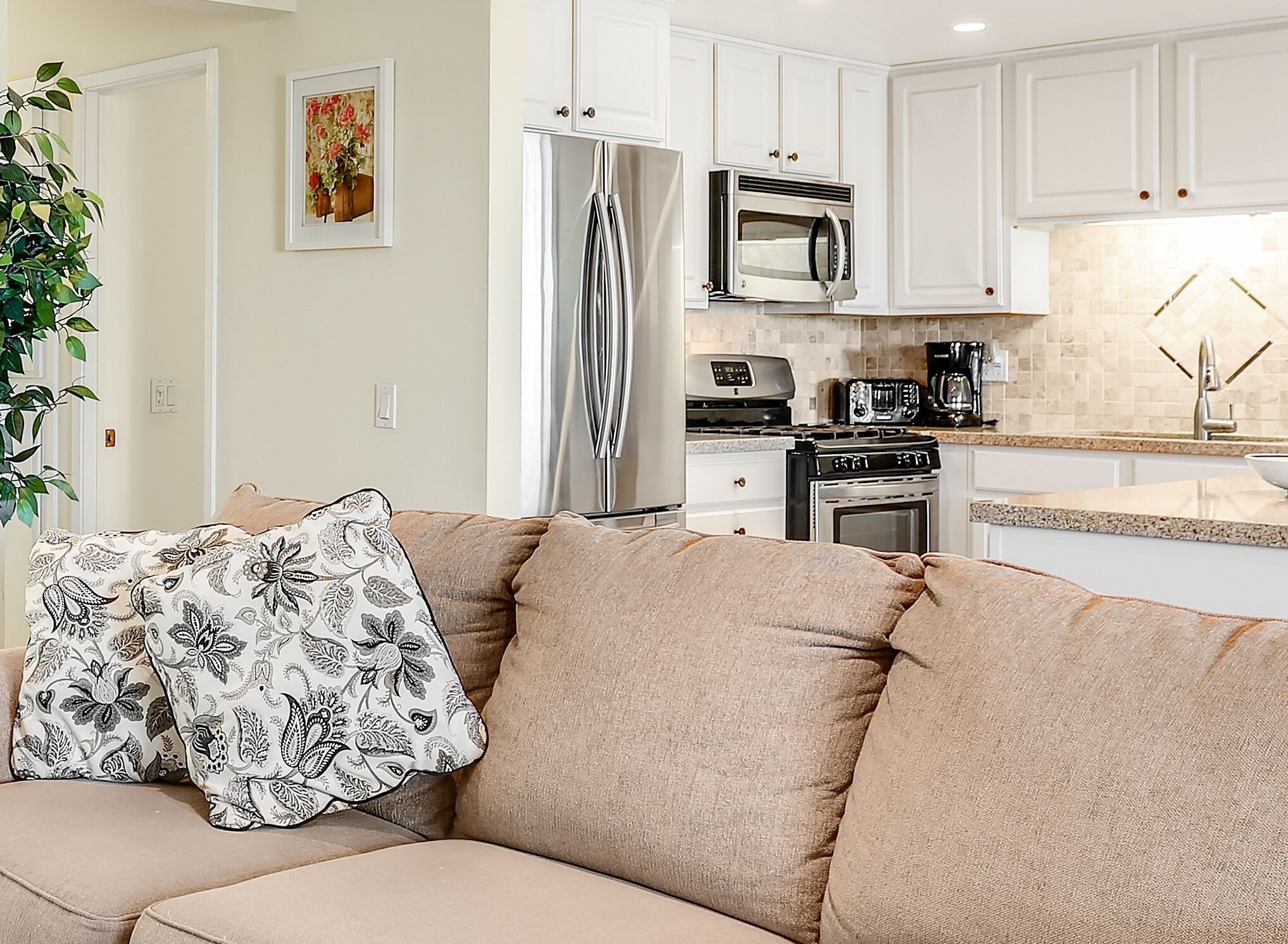 Stunning Condo in the Tuscany Neighborhood, Minutes from Downtown Palm Springs!