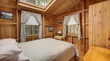 2 bedrooms, iron/ironing board, travel crib, WiFi