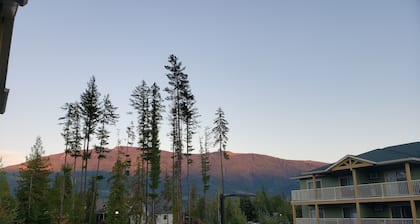 Quiet condo at beautiful Mabel Lake