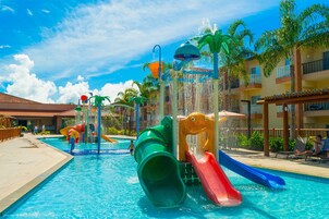 4 piscinas al aire libre