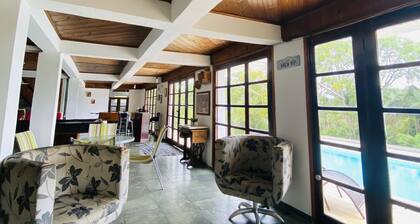 Chácara com Piscina Vista da Natureza