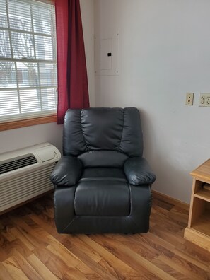 Comfort Room, 2 Queen Beds - Bryan Inn (Bryan)