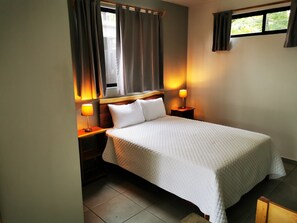 1 bedroom, WiFi, bed sheets - New Beachside Studio With Pool (Playa Avellanas)