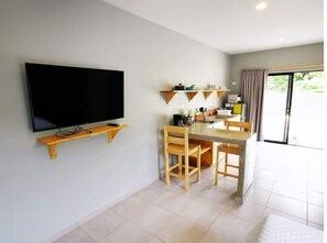 Interior - New Beachside Studio With Pool (Playa Avellanas)