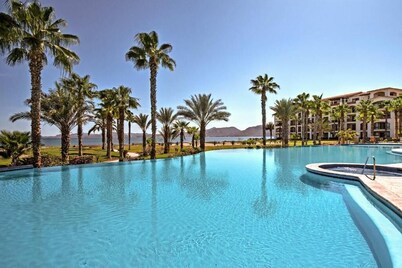 Best apartment beach front with access to the pool