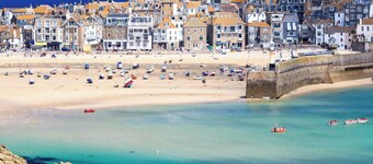 Trestenor Cottage St Ives town. Cosy Cottage.