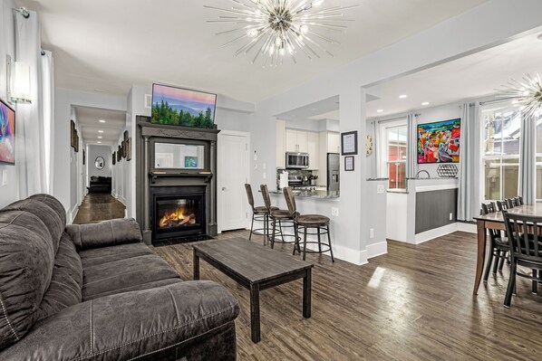 Téléviseur connecté, foyer, livres