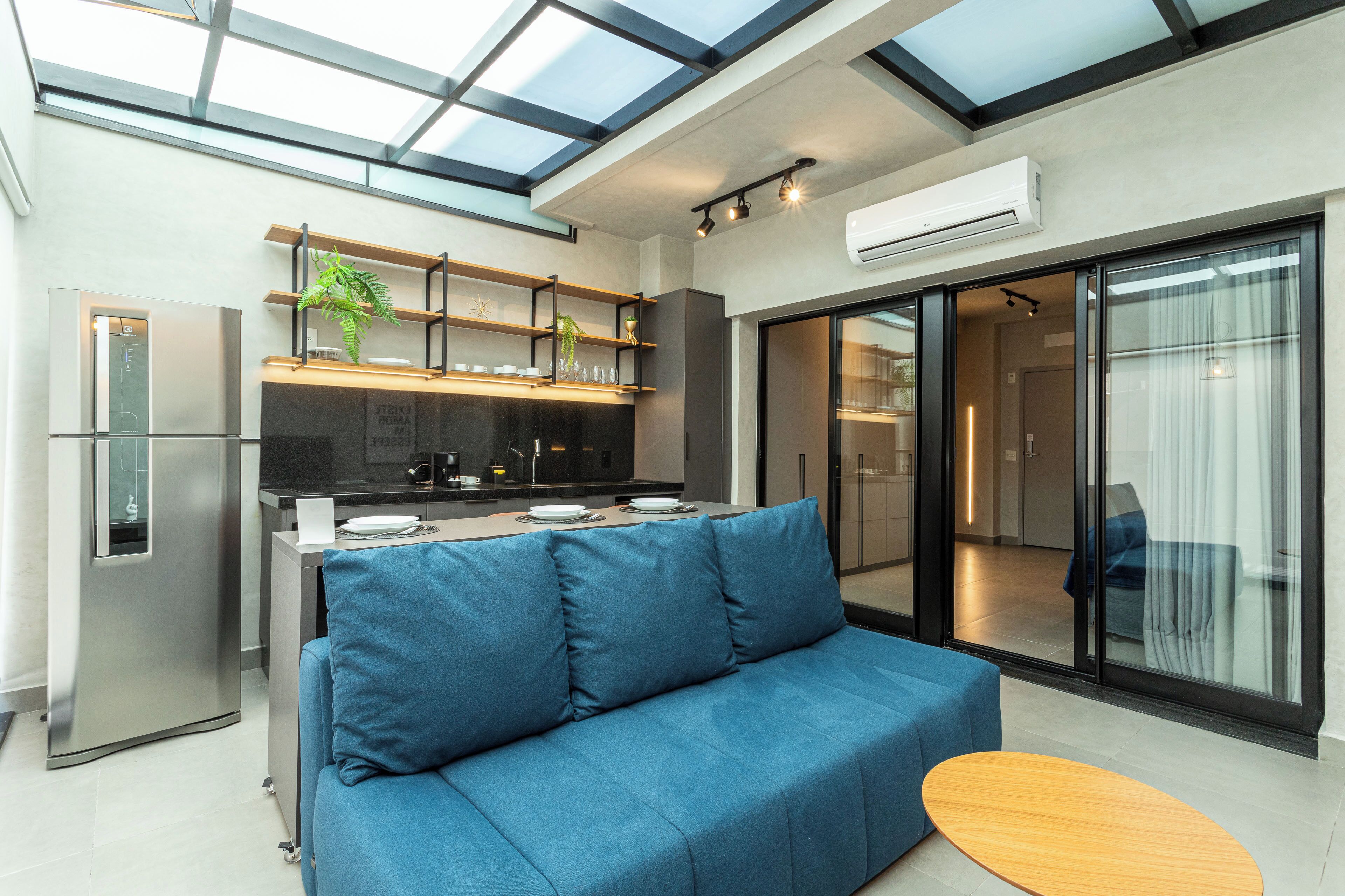 Deluxe Studio | Living area | 39-inch TV with cable channels