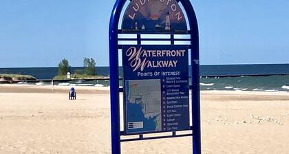 IN TOWN, ONLY 3 BLOCKS FROM LAKE MICHIGAN’S “STEARNS BEACH”!