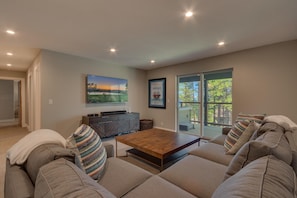TV, fireplace, stereo