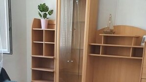 Căn hộ (2 Bedroom Apartment with Terrace) | Phòng khách | TV 