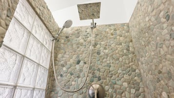 Hårtørrer, håndklæder