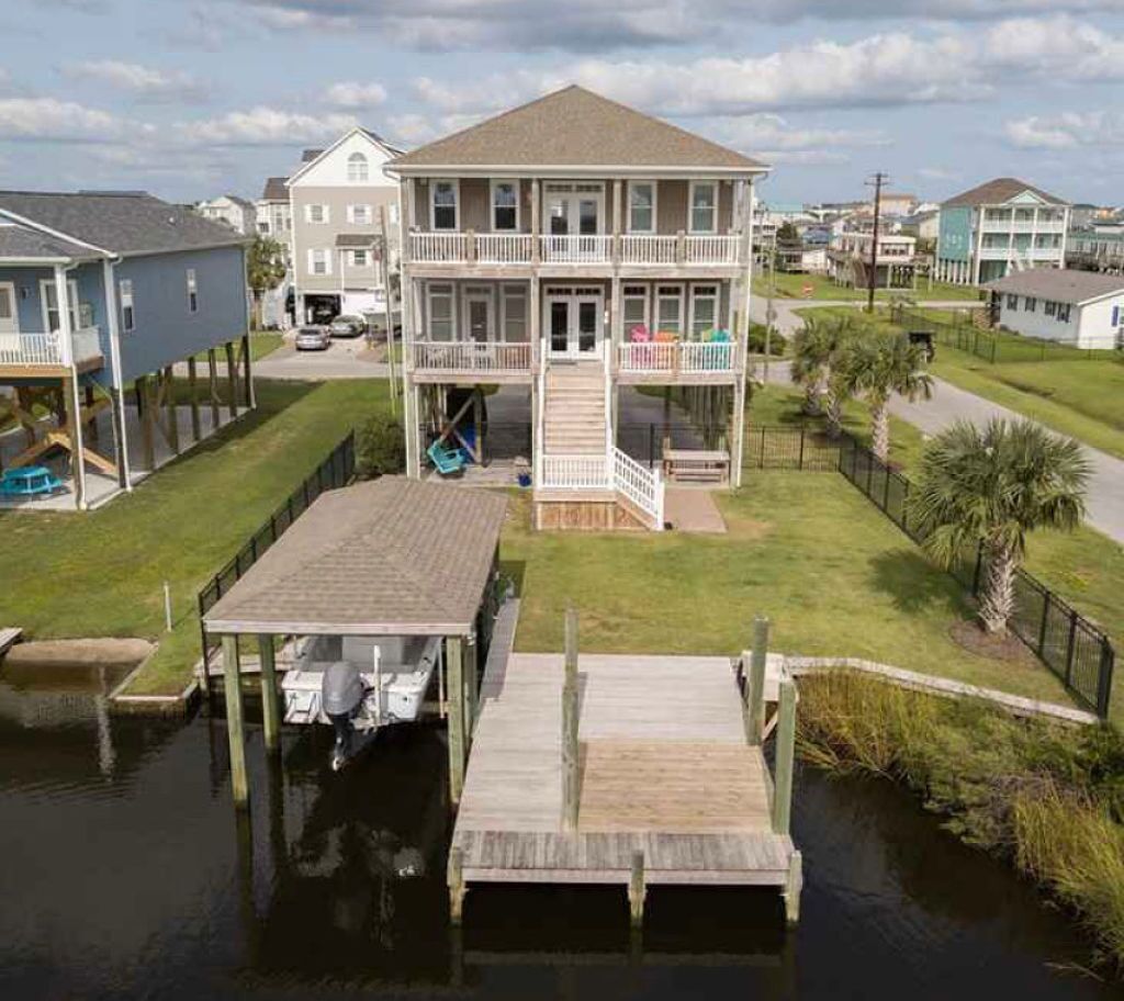 Surf City Canal Front Luxury 5B/4BA Vacation Home