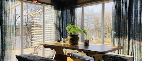 Cottage | 1 bedroom, iron/ironing board, bed sheets