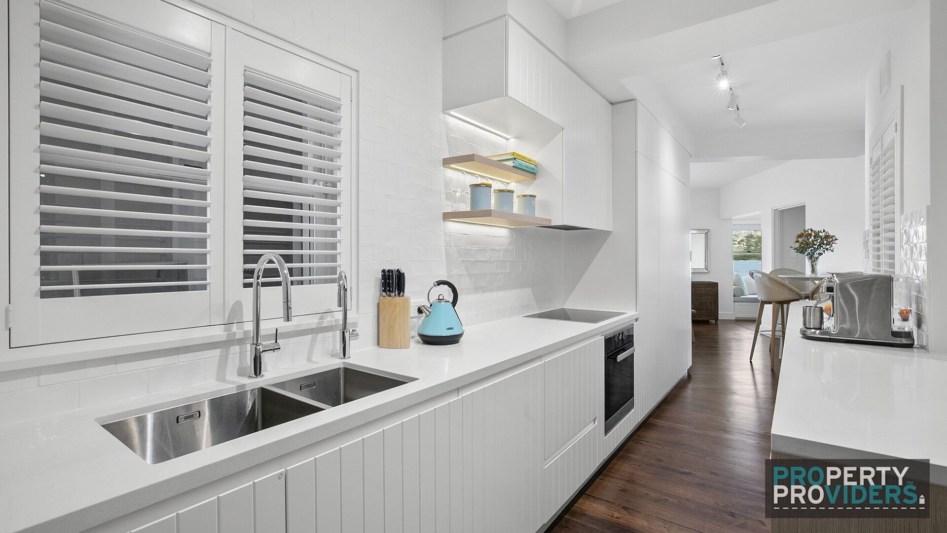 Manly Harbourside Executive Apartment — image 4