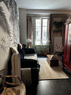 Smart TV - 2-room apartment like a house (Paris)