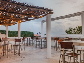Outdoor dining - Queen - Casa Namal (CANCUN)