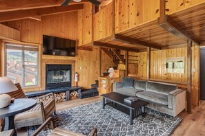 TV, fireplace - Ski Condo in Chalet Village at Brian Head! (Brian Head)