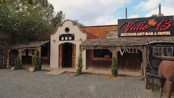 Vista frontal de la propiedad