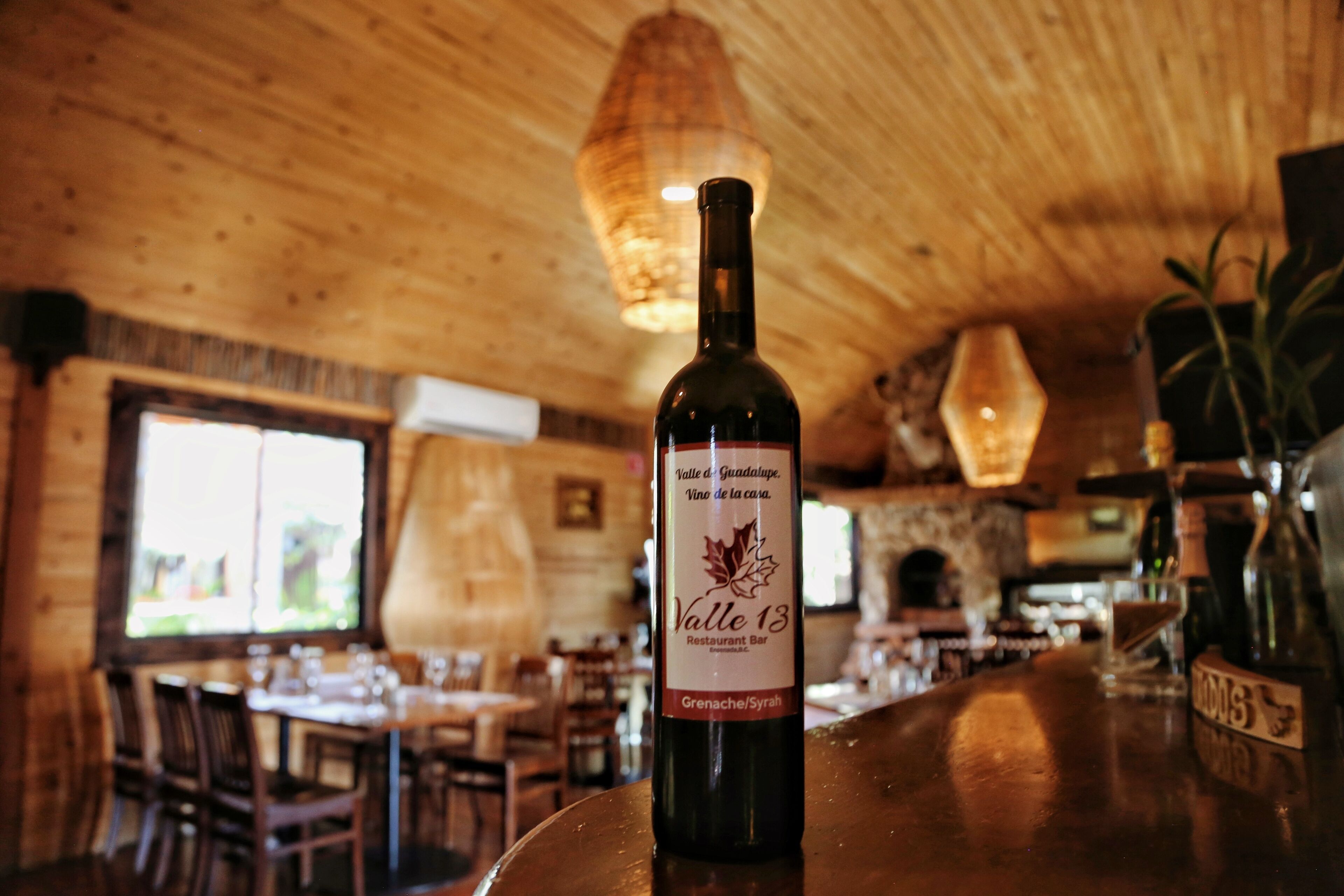 breakfast, lunch and dinner served