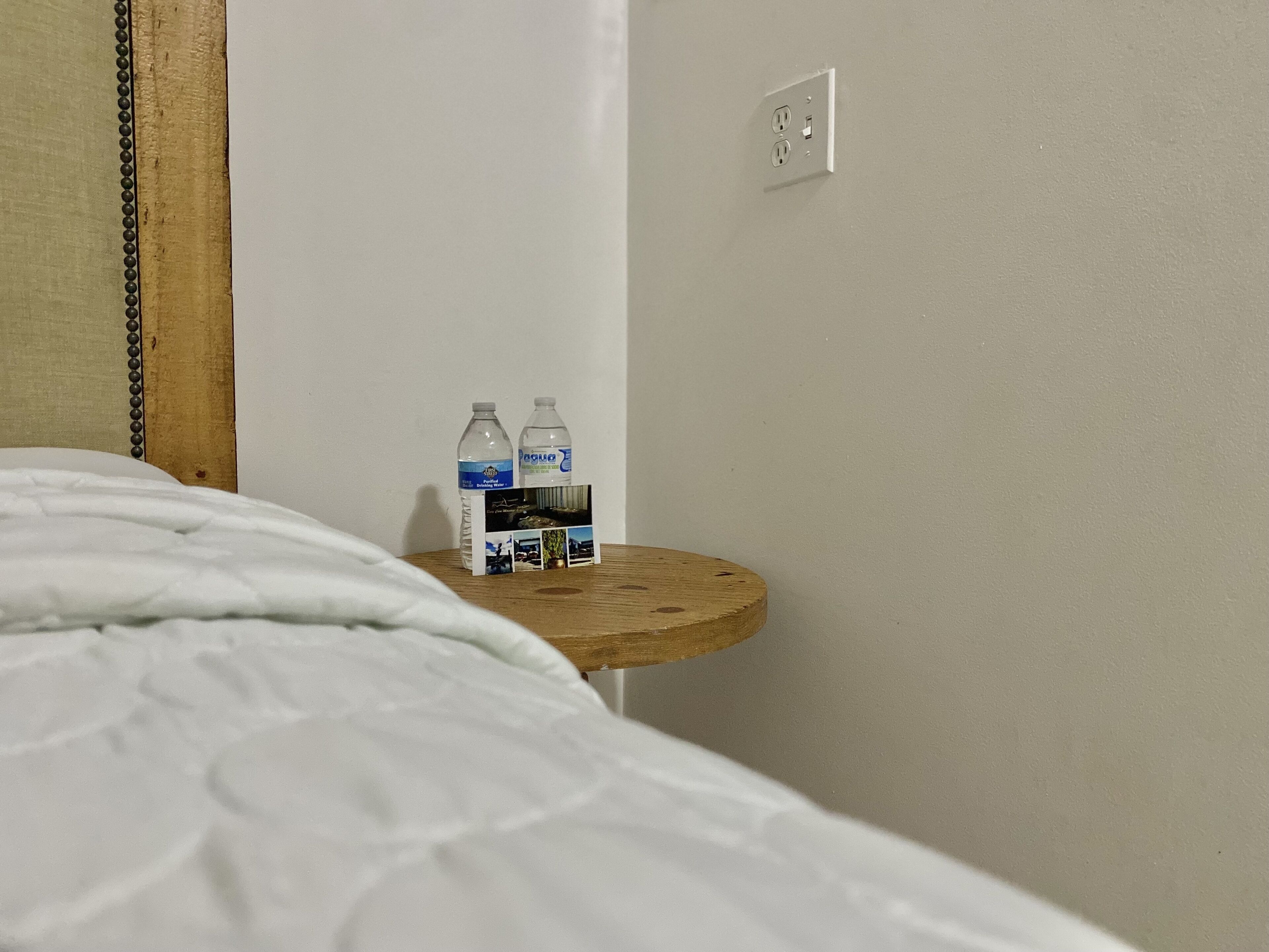 traditional room, 1 queen bed | iron/ironing board, free wifi, bed sheets