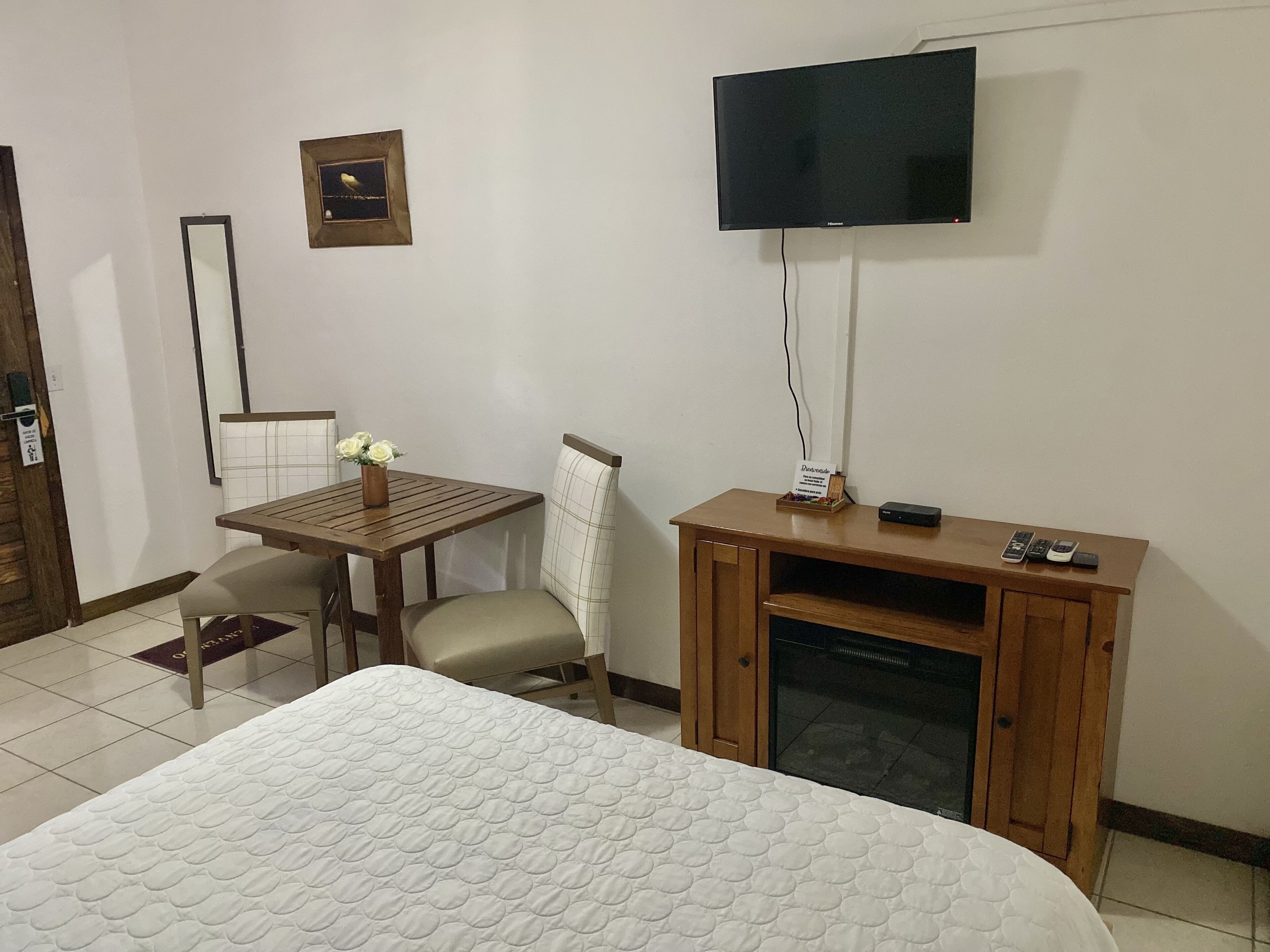 traditional room, 1 queen bed | iron/ironing board, free wifi, bed sheets