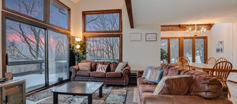 Camelback Condo - Premier Tranquility & Comfort