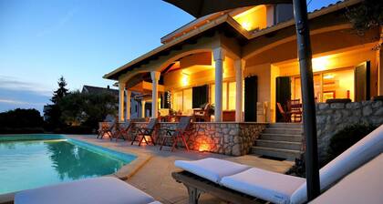 Spacious and luxury Villa Clara with extra-large pool
