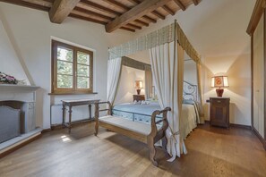 4 bedrooms, WiFi, bed sheets