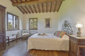 4 makuuhuonetta, Wi-Fi, vuodevaatteet