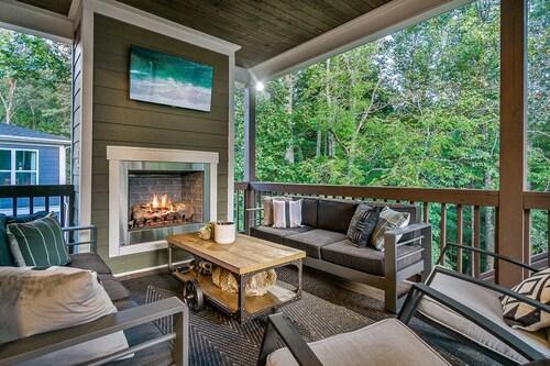 Lake Side Retreat at The Reserve w/ Golf Cart