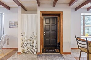Interior - Scandinavian Comfort in Pittsford Barn! (Pittsford)